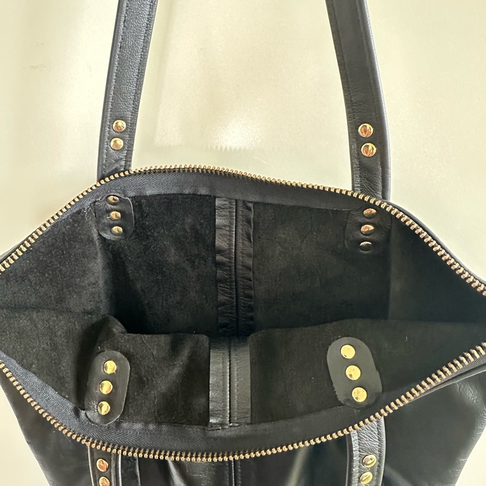 Make an offer! Elegant Black Leather Tote Bag - Picture 4 of 6